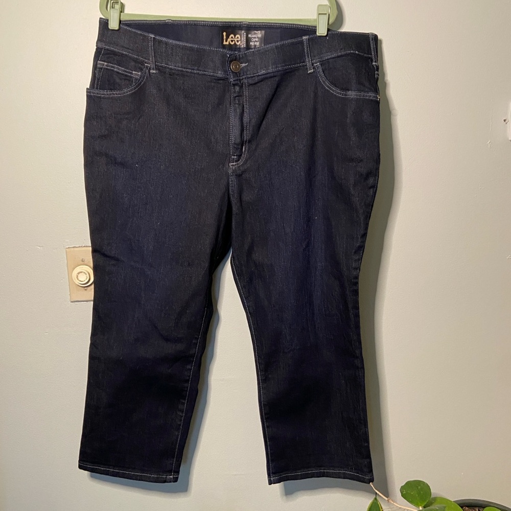 Lee Riders Relaxed Midrise Capris Womens Blue Jeans Denim Size 22 W Casual New